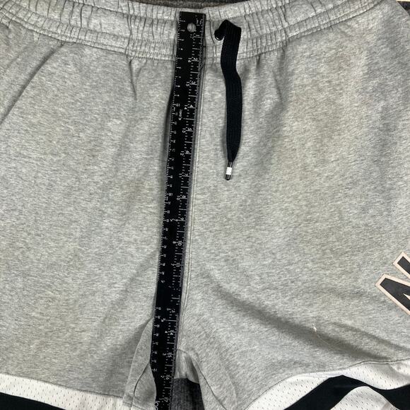 Nike Athletic Shorts Mens Size XL Gray Drawstring Mesh Trim Sporty Casual Gym - Picture 4 of 10